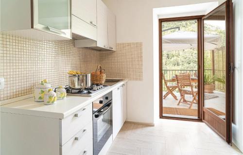 Torraca House | Cozy Home In Torraca With Wifi