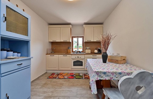 Veliki Lovrecan House | Cozy home in Veliki Lovrecan with sauna