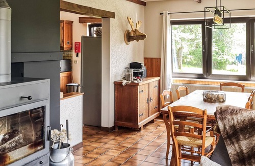 Walk House | Cozy home in Waimes with WiFi