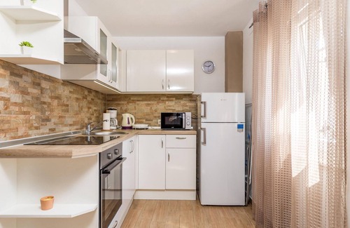 Kustici House | Cozy home in Zubovici with WiFi