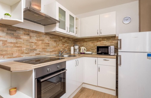Kustici House | Cozy home in Zubovici with WiFi