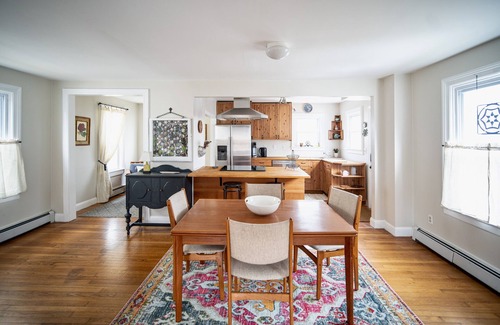 Stonington House | Cozy Home. Just a few minutes walk into beautiful, historic Stonington Borough.