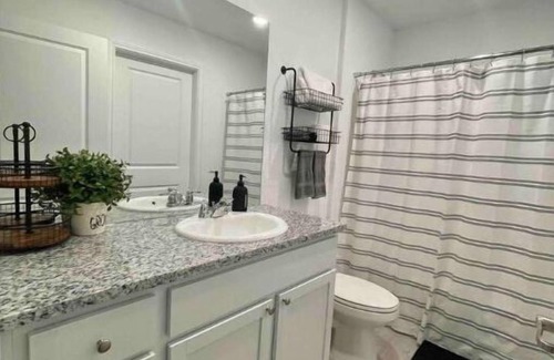 Southside House | Cozy Home just minutes from Downtown/Lackland AFB/Toyota Plant/Historic Missions