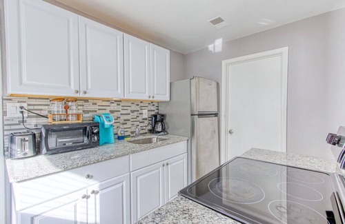 Taylor House | Cozy home minutes from DTW Airport