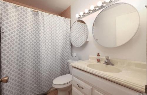 North San Antonio - SAT House | Cozy Home Near Airport,fast EV Charger & Theater