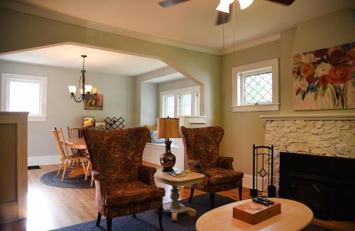 West Allis House | Cozy Home Near all Milwaukee Attractions