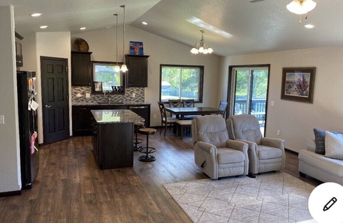 Summerset House | Cozy home near Black Hills