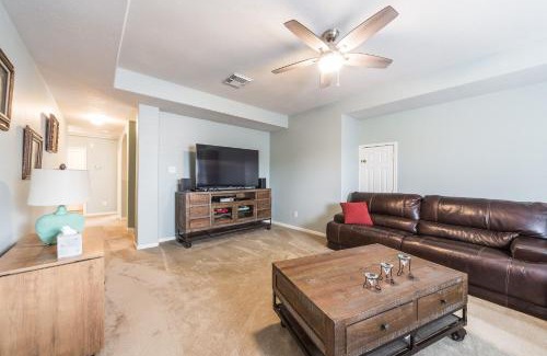Manvel House | Cozy home near Houston Medical Center, NRG Stadium and Galleria