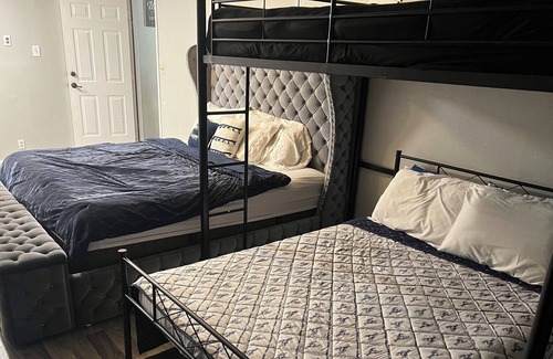 White Settlement House | Cozy Home Near Stockyards and more !