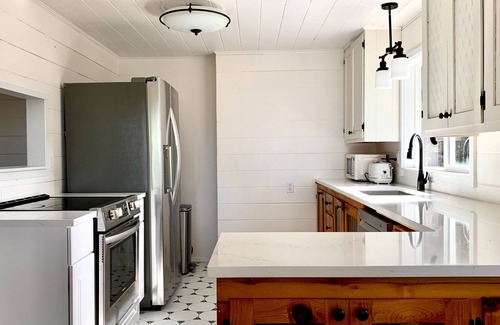 Rosario House | Cozy Home Nestled in the Trees
