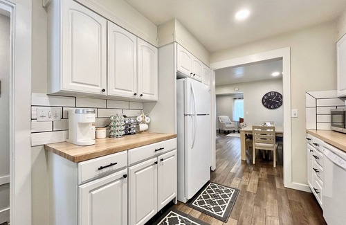 Grand Rapids House | Cozy home. Newly remodeled and easy access to all that Grand Rapids has to offer
