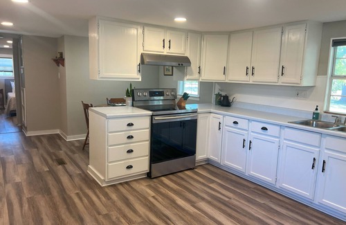 Seguin House | Cozy home on an animal filled wonderland in delightful Seguin with AC, WiFi
