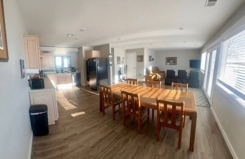 Au Gres Cabin | Cozy Home on Lake Huron II