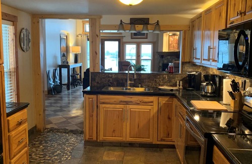 Little Suamico House | Cozy home on the bay with sand beach and beautiful sunrises!π