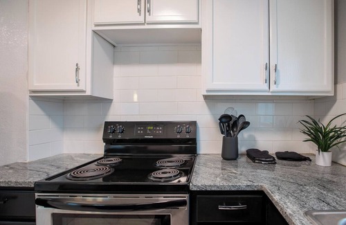 Turner Park House | Cozy Home Perfect for Groups!