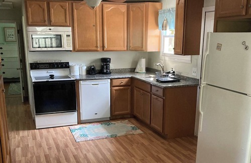 Old Orchard Beach House | Cozy home, quiet neighborhood, near OOB attractions!
