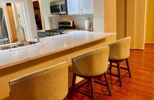 Clodine House | Cozy Home, Quiet Neighborhood, Close to Sugarland, only 23 minutes to Downtown