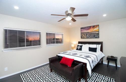 Converse House | Cozy Home - Self Check-In w/Spacious Deck