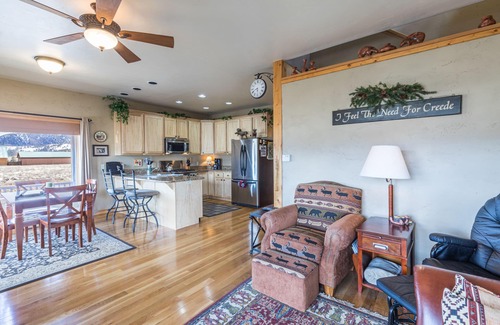 Creede Cabin | Cozy Home-Spectacular Mountain Views/ATVs Welcome