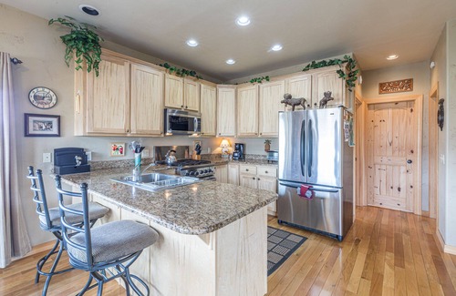 Creede Cabin | Cozy Home-Spectacular Mountain Views/ATVs Welcome