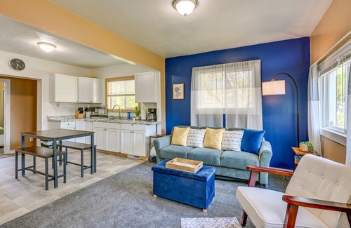 Saginaw House | Cozy Home w/Backyard ~ 3 Mi to Downtown Saginaw!