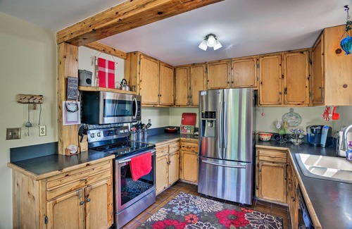 Central City House | Cozy Home w/Deck & Mtn Views, Walk to Casinos