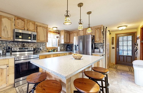 Nekoosa House | Cozy Home w/Mini bar, Pool Table, Gas grill, Fire pit, WIFI, & Lake Views