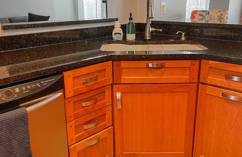 Derwood House | Cozy Home - Walkable to Metro, Perfect DC getaway!