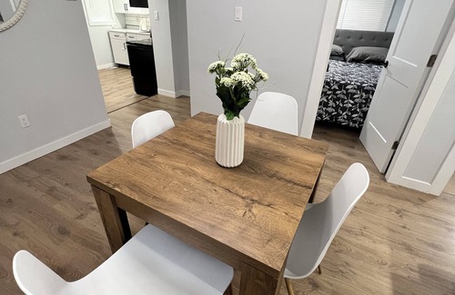 Winnipeg House | Cozy Home - Winnipeg Airport, Downtown & Polo Park