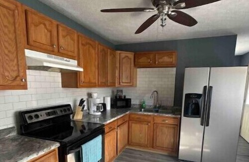 Lafayette House | Cozy home with a central location! 5 mile-12 minutes to Purdue