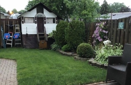 White Oaks House | Cozy home with backyard oasis