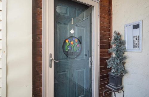 Midtown House | Cozy Home with Comfort & Prime Location & King Bed