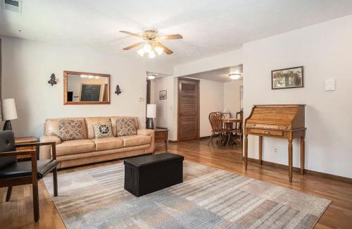 Midtown House | Cozy Home with Comfort & Prime Location & King Bed