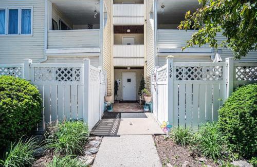 Midtown House | Cozy Home with Comfort & Prime Location & King Bed