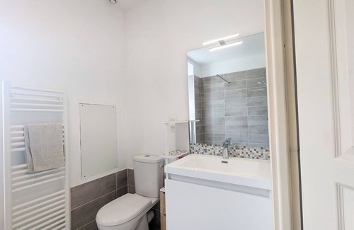 Reuilly Cottage | Cozy Home with Garden & Parking, Near Vineyards - Berry