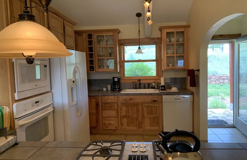 Fort Davis House | Cozy Home With Mountain Views Near Davis Mtn State Park and McDonald Observatory