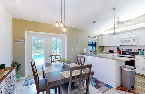 Cape Coral House | Cozy home with private pool. internet, & washer and dryer