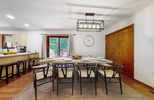 East Stroudsburg House | Cozy Home with Theater Room and Hot Tub