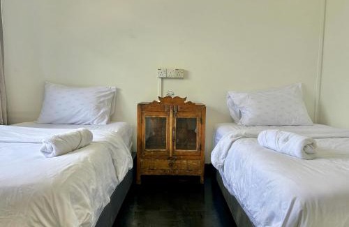 SS 2 House | Cozy Homestay SS2 PJ King Bed in Shared Bungalow