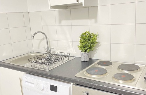 Rusholme Apartment | Cozy Horizon WorkStay in the Heart of the City!