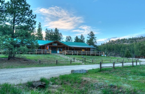 Weston Cabin | Cozy Horny Toad Log Cabin