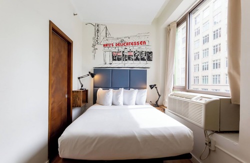 Chinatown Hotel | Cozy Hotel in Soho, Standard Queen Room