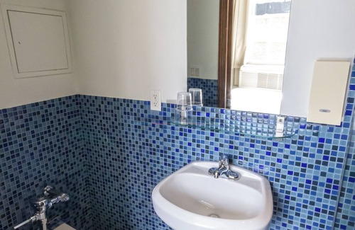 Chinatown Hotel | Cozy Hotel in Soho, Standard Queen Room