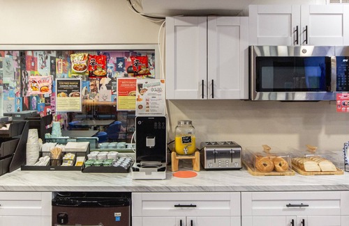 Chinatown Hotel | Cozy Hotel in Soho, Standard Queen Room