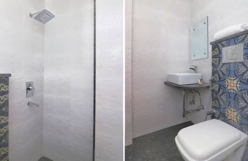 Paharganj House | Cozy hotel Leo Continental in New Delhi with AC Room