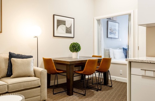 Mile End House | Cozy Hotel Suite Ideal for 4 (Phase 1 - 102)
