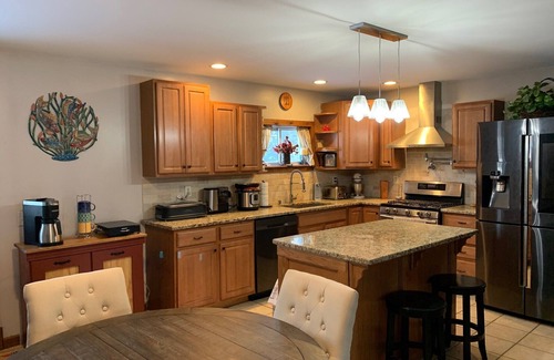 Eden House | Cozy house 30 min to Stowe, 30 min to Smugglers Notch, 30 min to Jay Peak