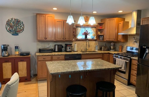 Eden House | Cozy house 30 min to Stowe, 30 min to Smugglers Notch, 30 min to Jay Peak
