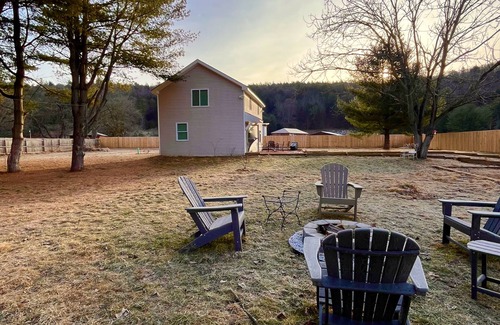 Rock Hill House | Cozy House along the Neversink River