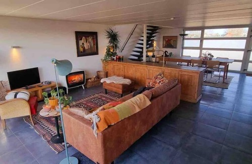 Nazareth House | Cozy house at the lake
